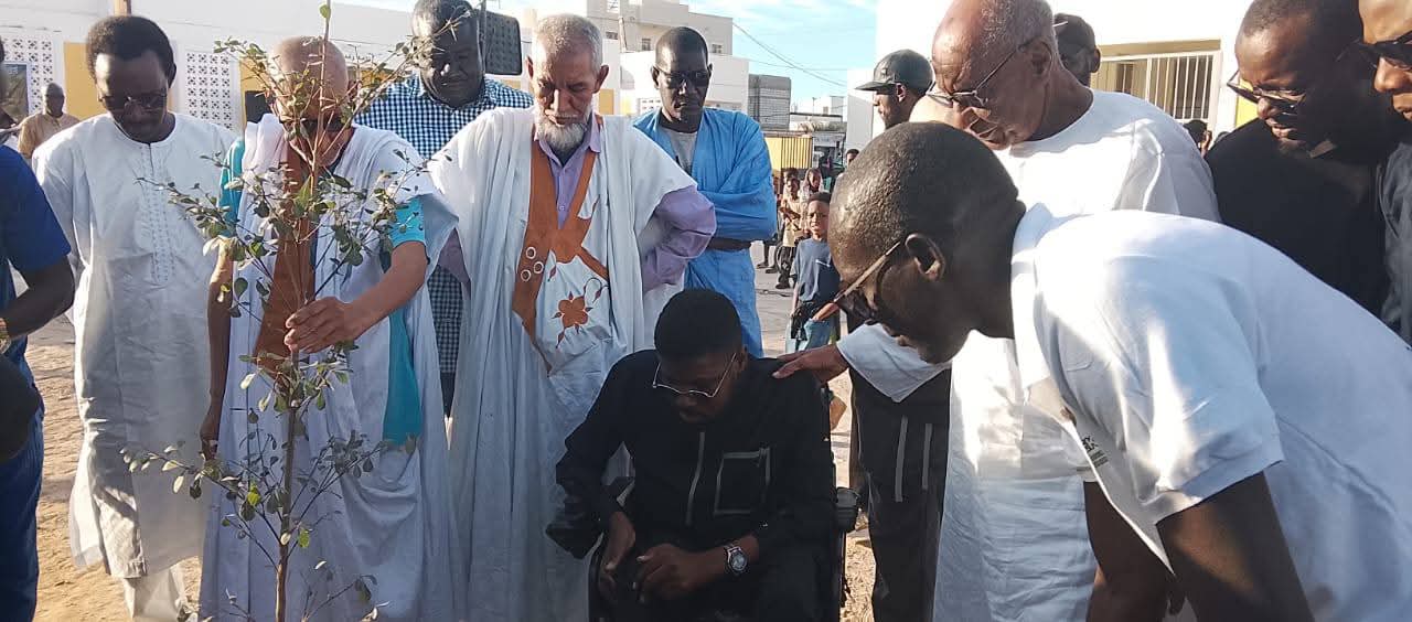 Collège Sebkha 1 — chacun met la main à la terre